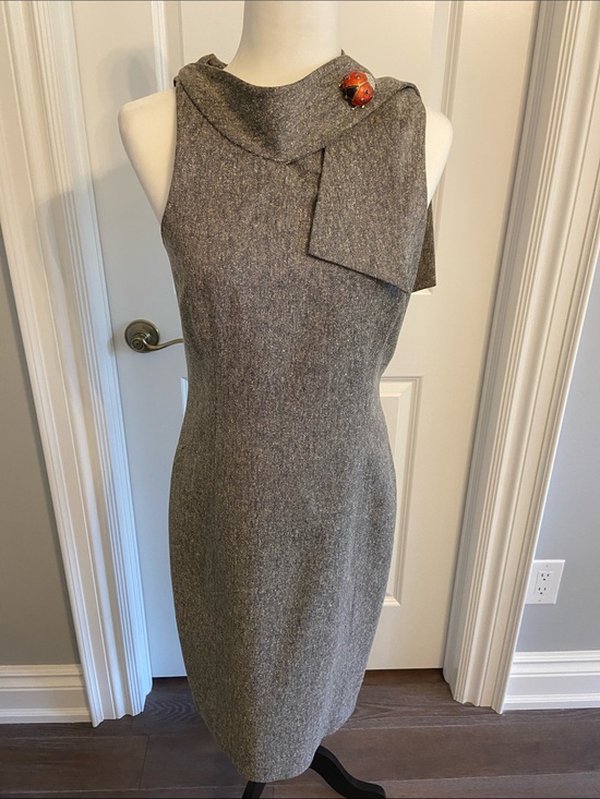 Pink Tartan Dresses & Skirts - Pink Tartan Gray Tweed Midi Sheath Dress with Tie Neck Detail. Size US6